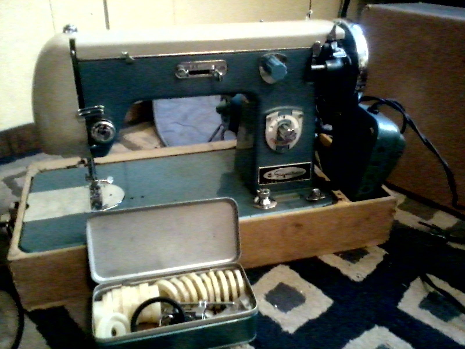 Vintage Modern Super Deluxe Automatic Zigzag sewing machine in